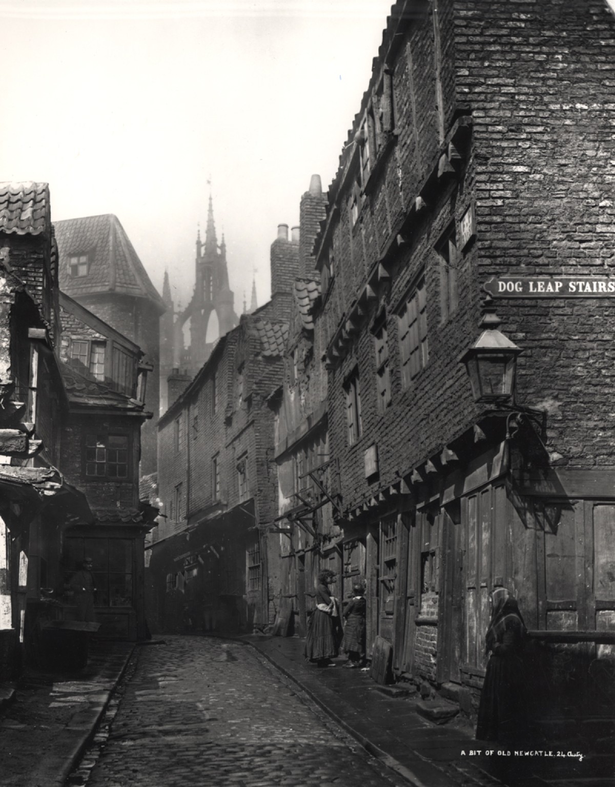 Castle Garth in 1894 with the entrance to Dog Leap Stairs signposted, Photographer Unknown (Public Domain)